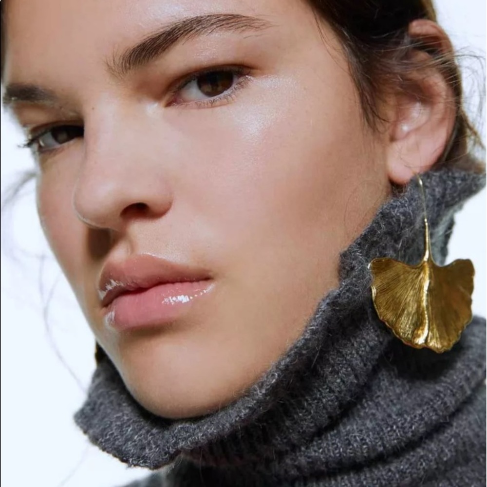 Gold Ginko Leaf Fan Earrings!